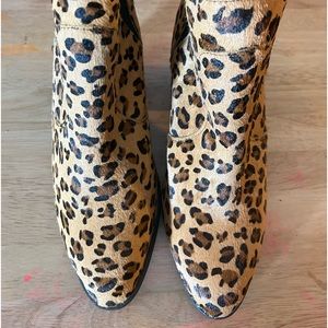 Mia Women’s Bootes Animal Print. New